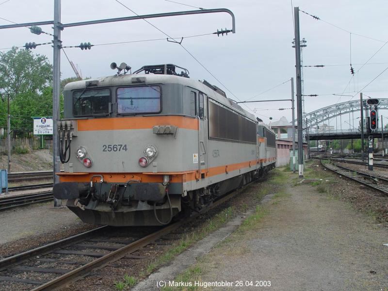SNCF 25674 abgestellt am 26.04.2003 in Mulhouse