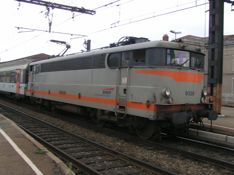 SNCF BB 9328 im Bahnhof Nimes am 18.08.2004.