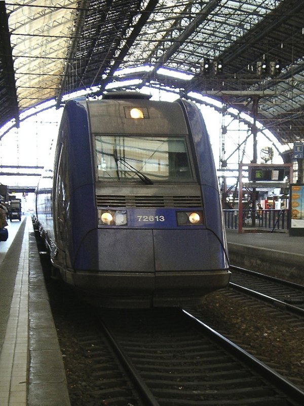 SNCF-Dieseltriebzug X 72613
(Typ: X TER)

Bordeaux Gare-St-Jean
19.09.2004
