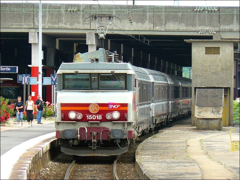 SNCF E-Lok BB 15018 verlsst am 22.06.08 den Bahnhof von Metz in Richtung Paris-Est. (Hans) 