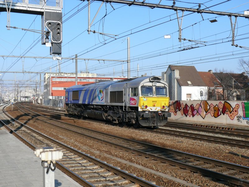 SNCF-Lok 6602 durchfhrt den Bahnhof Antwerpen-Berchem in Richtung Hafen. Aufgenommen am 31/01/2009.