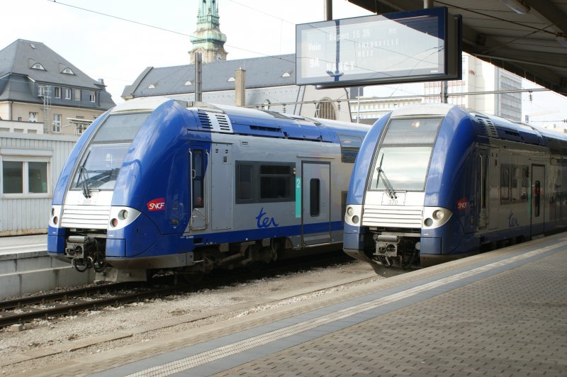 SNCF Rame 369 und 370 (Z24500/26500).Geschwistertreffen im Bahnhof Luxemburg.