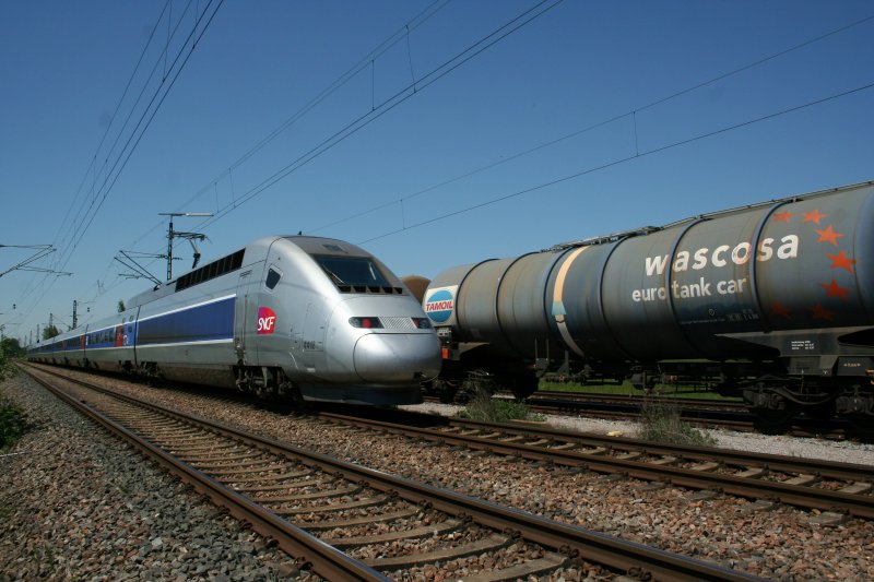 SNCF TGV 4412 am 12.5.2008 in Kehl-Kork.