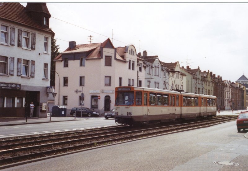So etwas kommt wahrscheinlich nicht mehr wieder.Pt 657 kurz vor der Haltestelle Luthmerstr. am 29.06.2006.