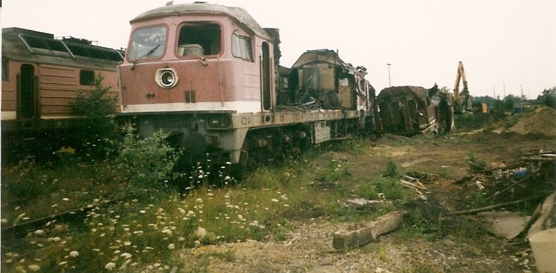 So manche 232 wurde in Seddin verschrottet.Hier ist eine 232 bereits ausgeschlachtet.