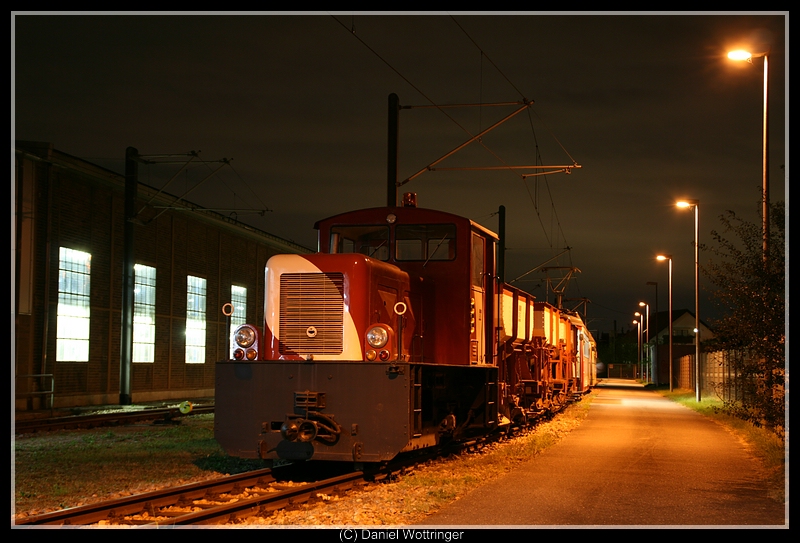 So, nun nerve ich euch mit dem letzten Bild vom 4. Oktober 2009. Die DieLo abends im Betriebshof, legal fotografiert...