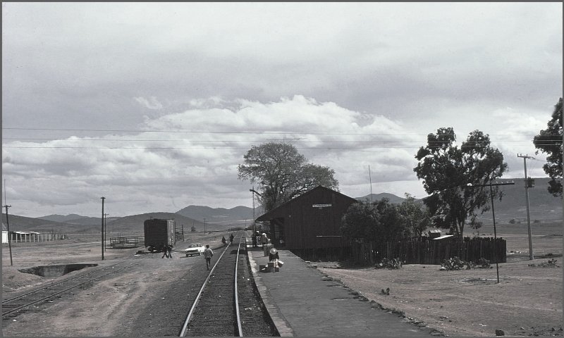 So prsentierte sich die Sicht auf die gleiche Landstation aus dem hintersten Wagen. (Archiv 02/77)
