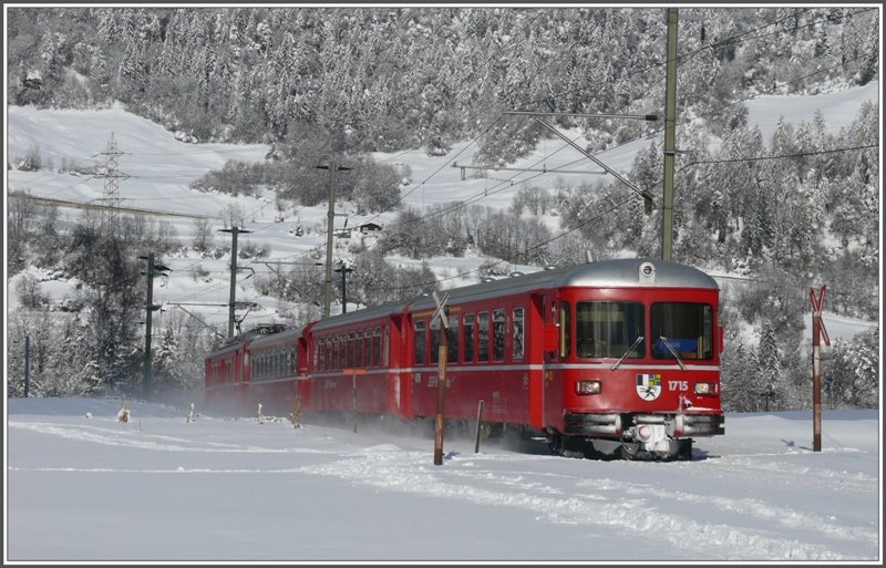 So sch�n kann Winter sein. Be 4/4 Pendel nach Thusis zwischen Reichenau-Tamins und Bonaduz. (23.11.2008)