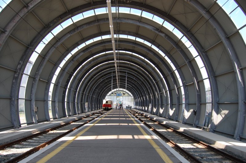 So sieht der Bf Trimmelkam aus, wenn man hineinfhrt. Eine ganz auergewhnliche Wirkung. Juli 2007