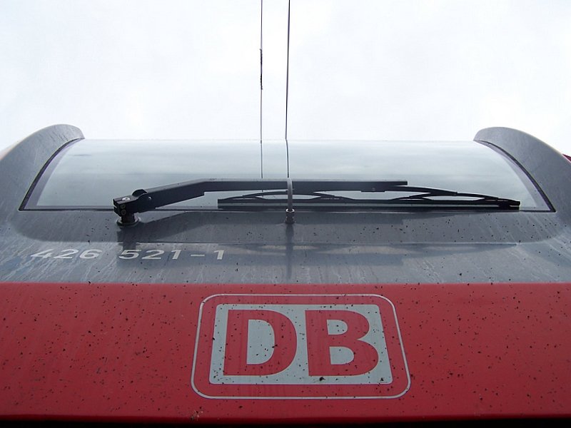 So sieht es wohl als Ameise aus wenn man zum 426 521 hochblickt. 22.05.08