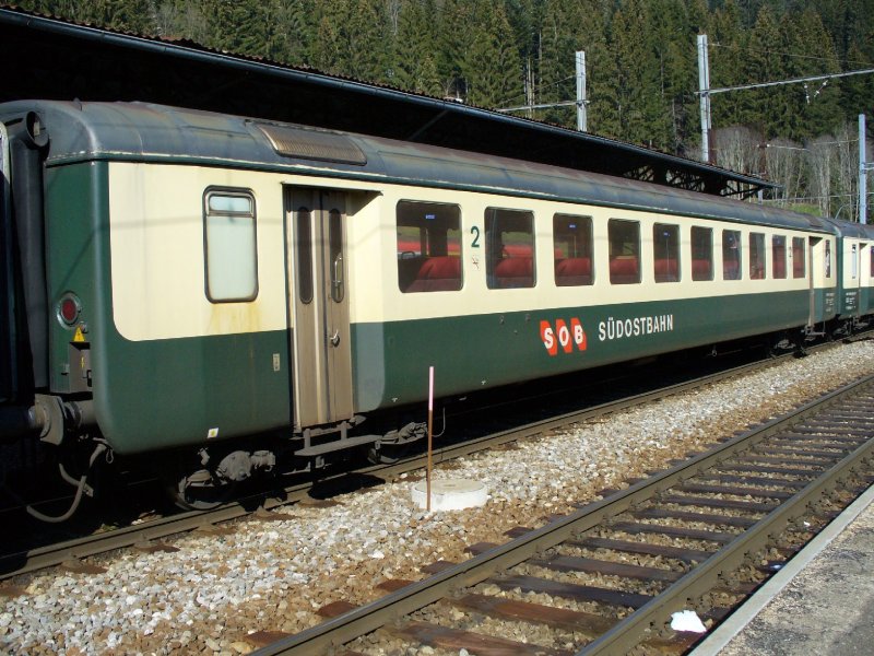 SOB  2 Kl. Personenwagen B 50 48 20-35 341-6 in Biberbrugg am 11.03.2007