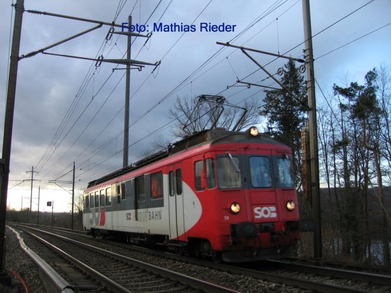SOB BDe 4/4 Nr 50 hat soeben den Bahnhof Kaiseraugst verlassen am 07.01.08 auf dem Weg nach Herisau, via Rheinfelden, Winterthur