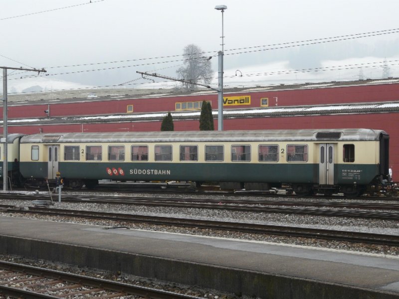 SOB - Personenwagen EW II  2 Kl.   B 50 48 20-35 348-1 im Depotareal von Samstagern am 15.02.2008