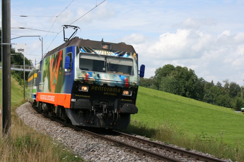 SOB - Re 4/4 456 092-6 unterwegs zwischen Degersheim und Herisau am 12.08.2009.