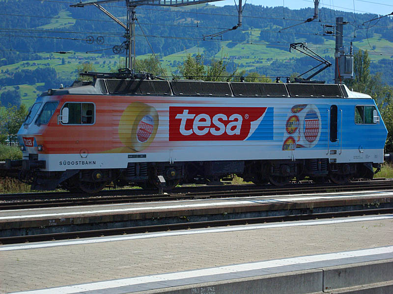 SOB Re 446 017 Tesa fhrt gerade als Lokzug in den Bahnhof Rapperswil SG ein. 26. Juli 2009, 16:41
