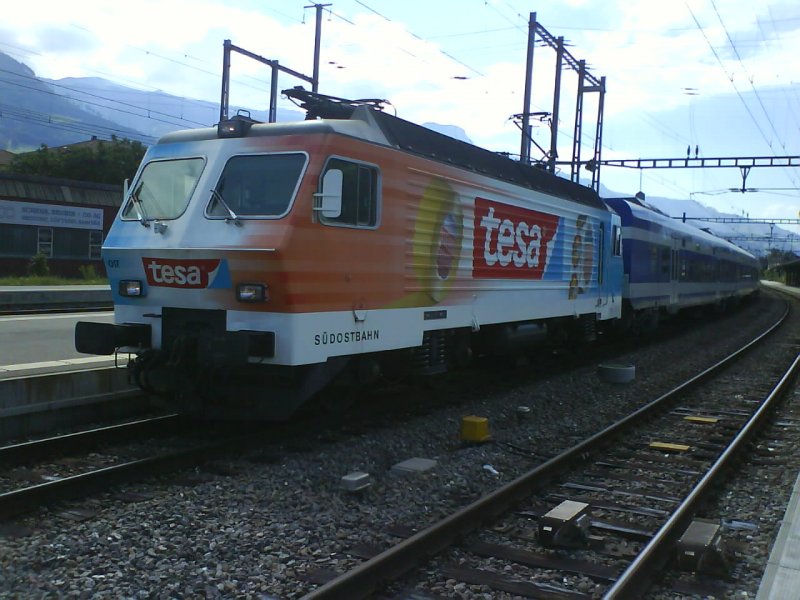 SOB Re 446 017  Werbelok Tesa  am 25.07.08 mit den Israelischen Nahverkehrszug bei Testfahrten in Sargans.