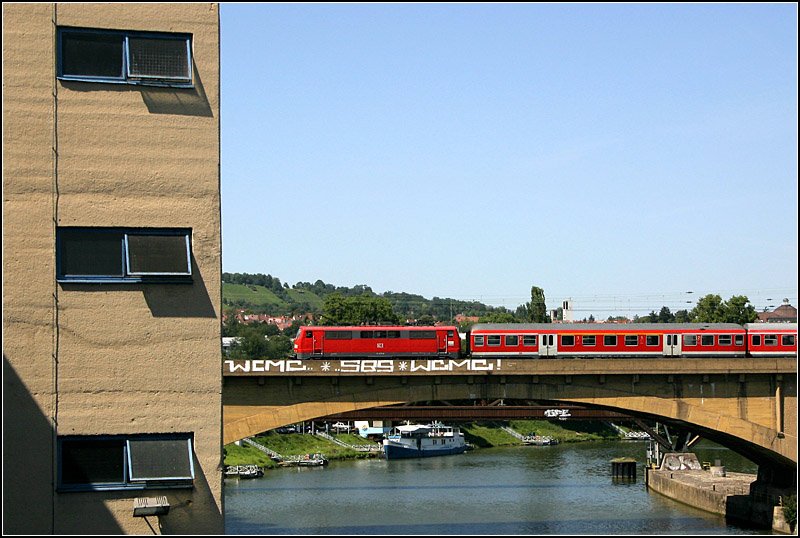 Soll ersetzt werden -

Die Neckarbrücke in Stuttgart-Bad Cannstatt. Im Zuge des Bahnprojekts Stuttgart 21 soll diese Brücke durch eine neue Brücke in anderer Trassierung ersetzt werden. 

06.08.2007 (M)