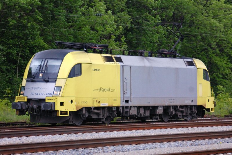 Solo war ES 64 U2-096 Mitte Juni Richtung Augsburg unterwegs. KBS 980.