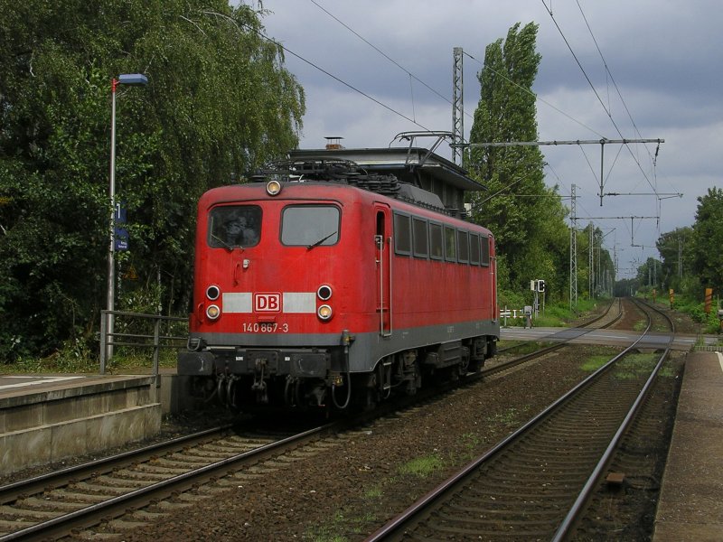 Solofahrt der 140 867-3 durch Bochum Nokia nach BO Nord.(20.08.2008)