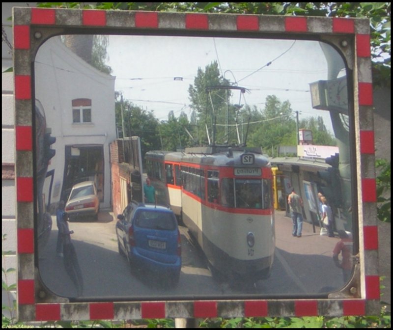 Sonderfahrt des Vereins Historische Straenbahn der Stadt Frankfurt am Main mit dem L-Triebwagen 124 (ex224) und dem l-Beiwagen 1242 am 25.06.2006 an der Haltestelle Zuckschwerdtstrae in Hchst - mal nicht aus der blichen Blickrichtung abgelichtet.
