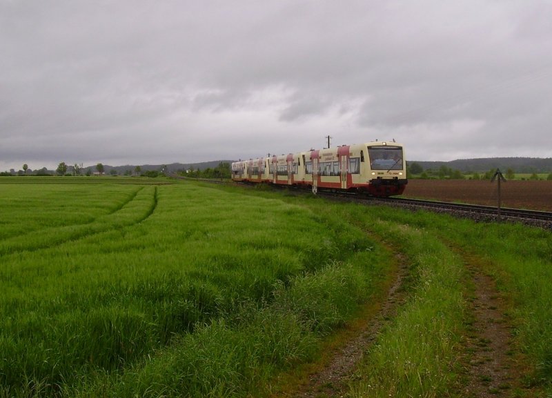 Sonderzug der HZL auf der Mittelschwabenbahn. Aufgenommen am 18.05.2008 bei Awanst Kleiner (Mindelheim).