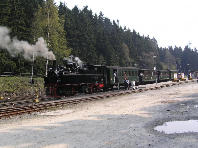 Sonderzug zum Brocken im Bahnhof Schierke! 