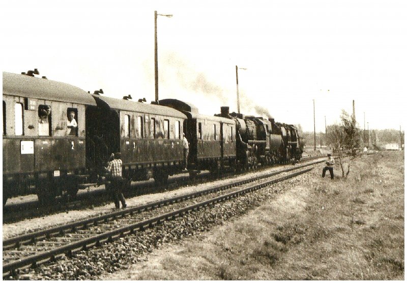 Sonderzug zwischen Beeskow und Lbben, um 1988, mit 2x BR 52