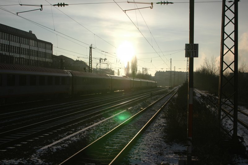 Sonnenaufgang am Heimeranplatz und ein EC nach Wien
