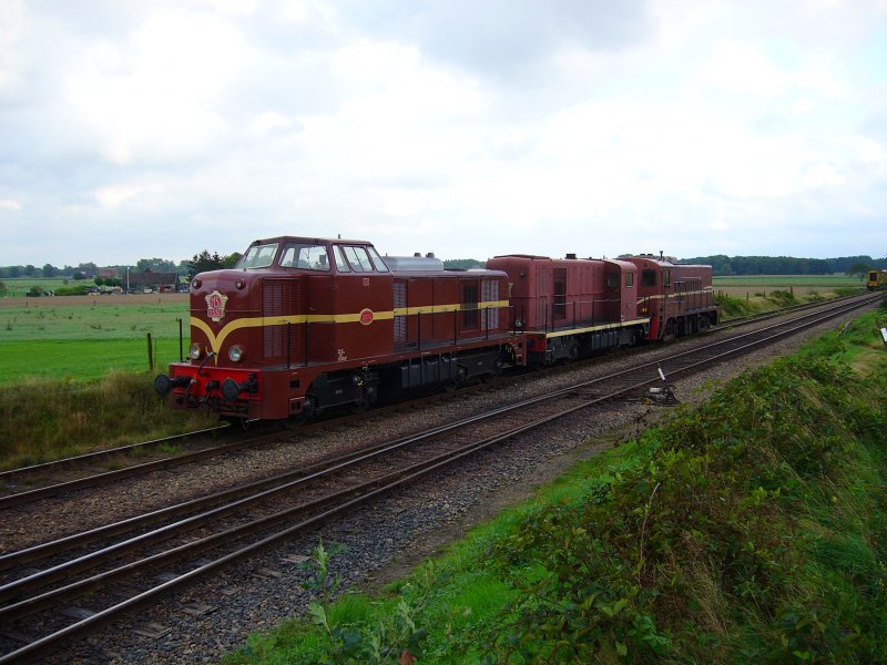 Sontag 3. September 2006 Terug naar Toen (Zur�ck nach Damals).
VSM (ex-NS) 2530 - 2459 und 2299 warten auf aktion
