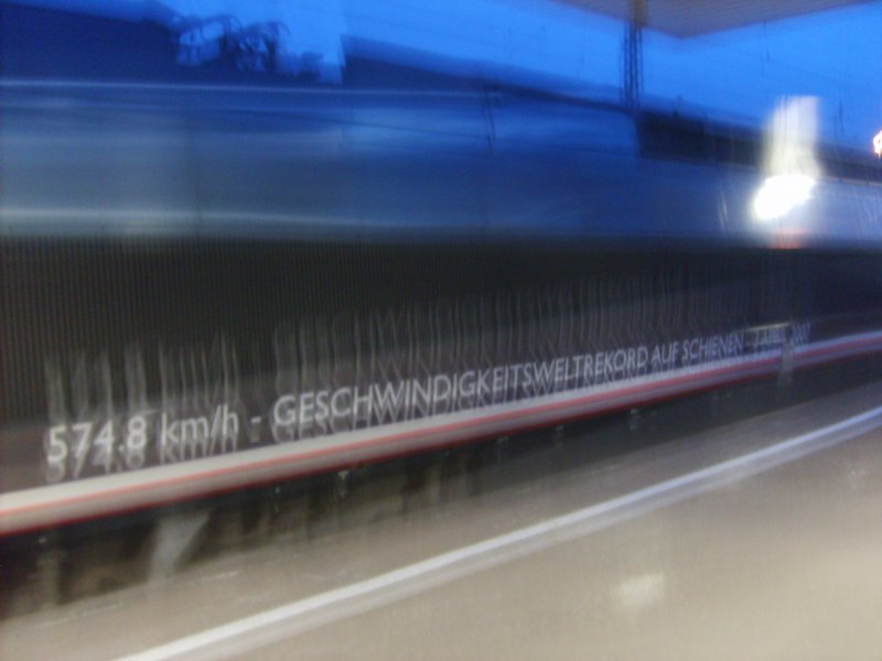 Soooo schnell fuhr der TGV-POS durch den Karlsruher Hbf :) 