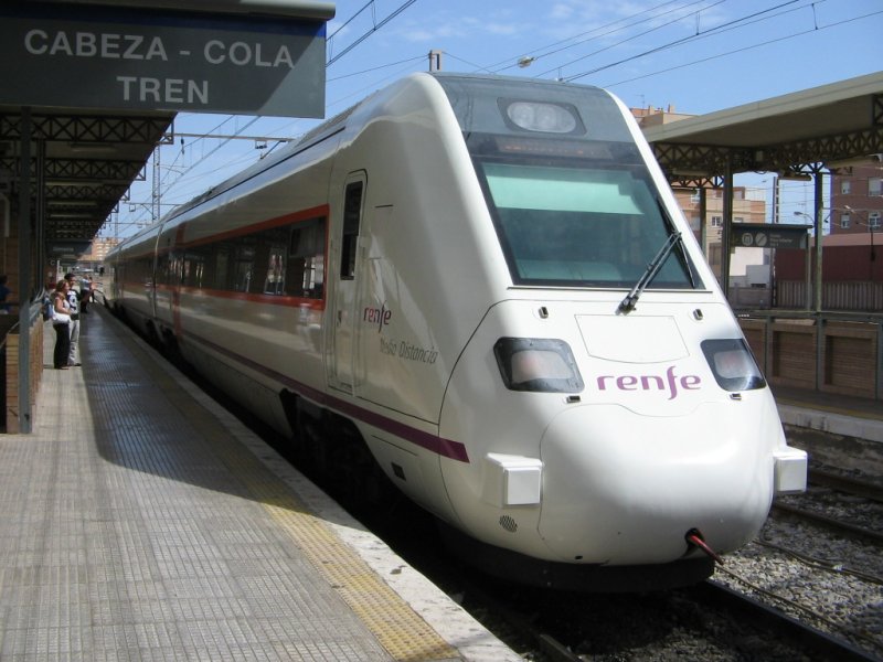 Spanien/Bahnhof Almeria,moderner Dieseltriebzug am 28.September 2007.