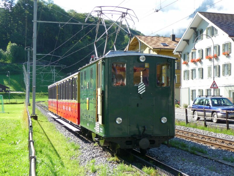 SPB - Personenzug mit He 2/2 62 unterwegs in Wilderswil am 16.08.2008