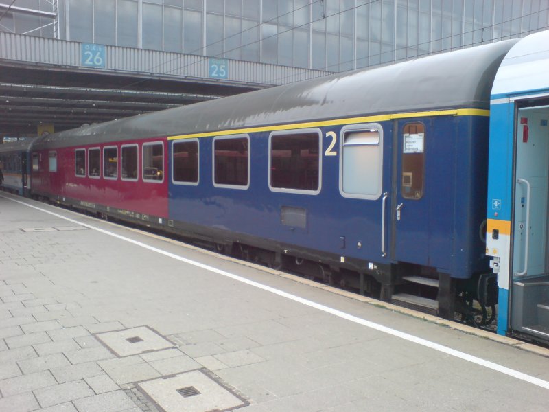 Speisewagen 56 80 85-92 151-4 der ARRIVA auf Gleis 26 in Mnchen Hauptbahnhof, am 28.09.08


