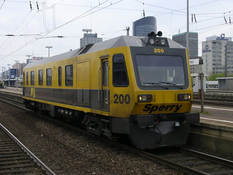 SPERRY 200 ,Schweres Nebenfahrzeug , Nr.9786 12 501 10-3 ,
Art: Ultraschallschienen - Prfzug SRS 200 im Dortmunder Hbf.(22.04.2008)