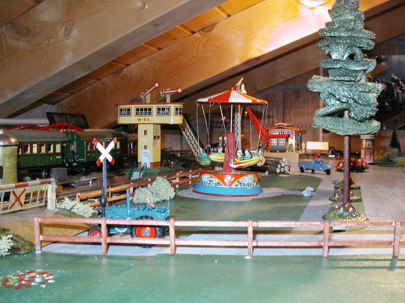 Spur 0 Anlage,neu hinzugekommen ein Karussell fr die
 Volksbelustigung  (Hier noch ohne Volk)