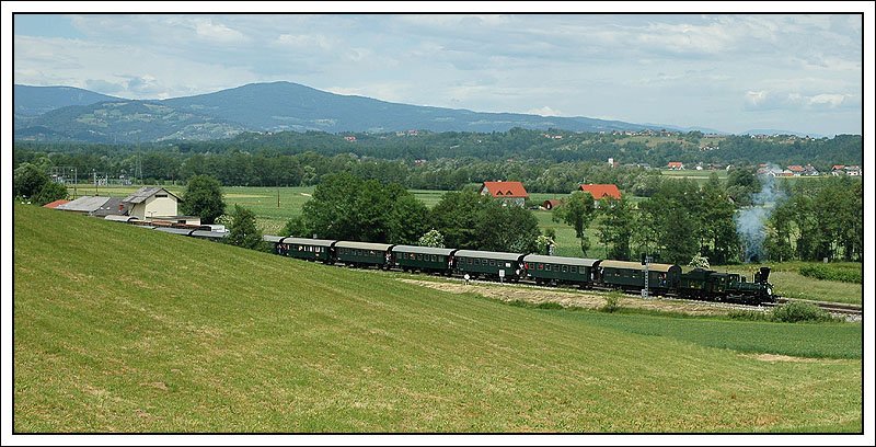 SPz 8507 von Graz nach Gleinst�tten am 27.5.2007 bei der Ausfahrt aus dem Bahnhof St. Martin i.S. - Bergla.