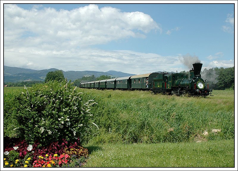 SPz 8507 von Graz nach Gleinsttten am 27.5.2007 bei der Durchfahrt in St. Peter im Sulmtal.