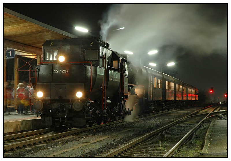 SPz 8529 von Lieboch nach Deutschlandsberg am 2.12.2007 bei der Ankunft in Deutschlandsberg.