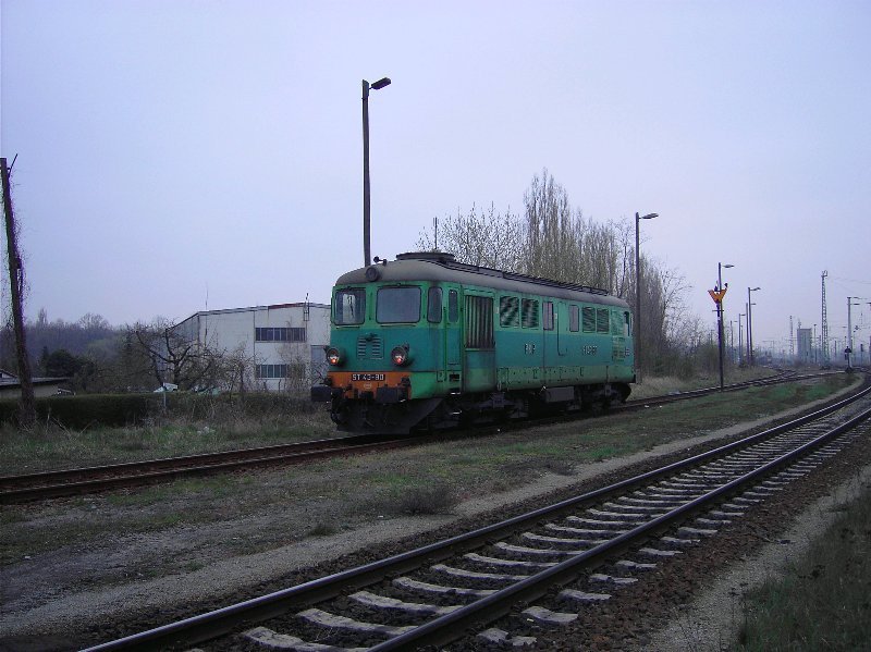 ST 43-80 am 11.04.2008 im DB Bahnhof Guben