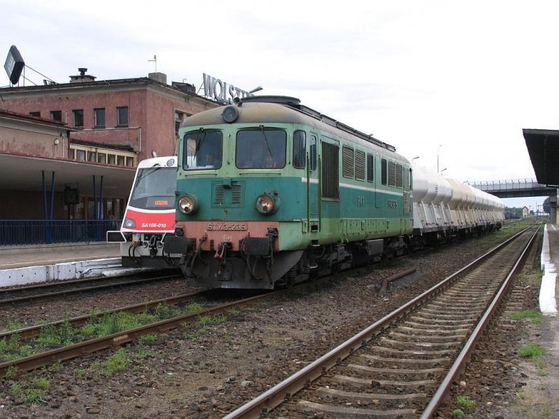 ST43-235 mit einem Gterzug auf Bahnhof Wolsztyn am 11-7-2007.