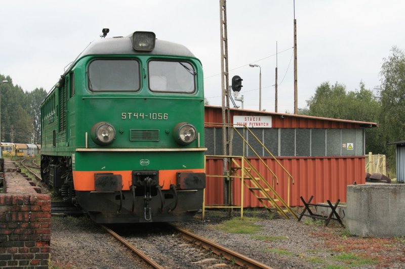 ST44-1056 steht zum betanken in Rybnik bereit.18.09.08