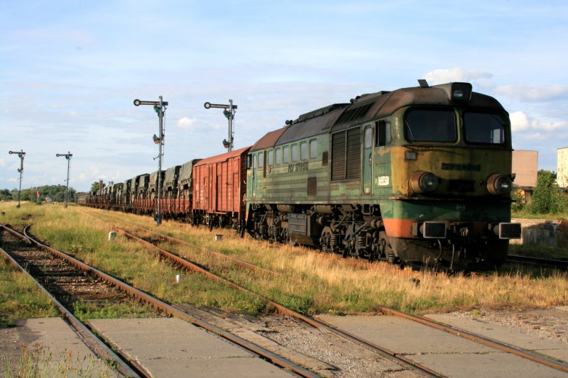 ST44-543 mit einem Militrzug in Orzysz,29.06.07
