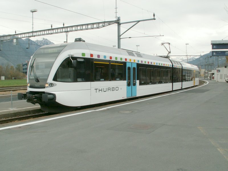 Stadler GTW 2/6  Thurbo  nach Buchs/SG am 21.11.06 in Sargans.