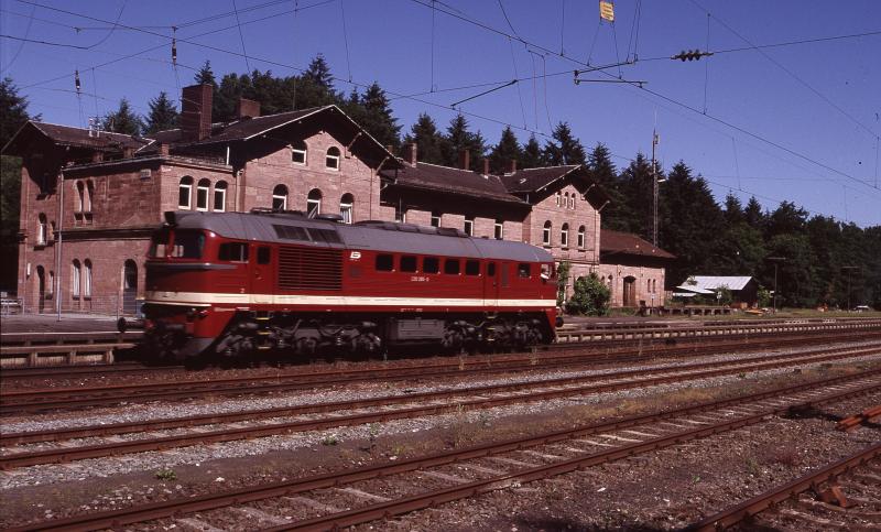 Stalins letzte Rache, Kremmel-Wanze, Wumme,Taiga Trommel, so wird ber die BR 120 der DR (alt) gelstert, aber man freut sich doch wenn mal eine vorbei kommt wie hier am 9.7.05 in Jossa als Leerfahrt.