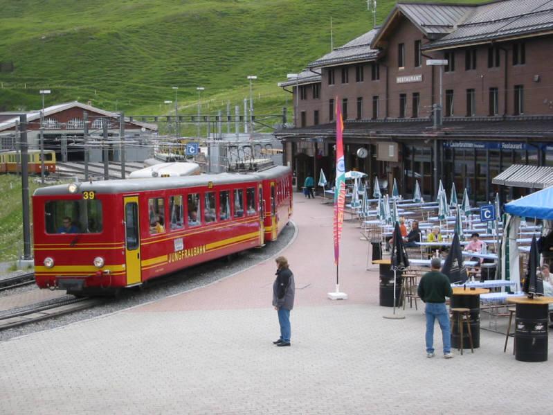 Station Kleine Scheidegg der Jungfraubahn am 05.07.2003. 