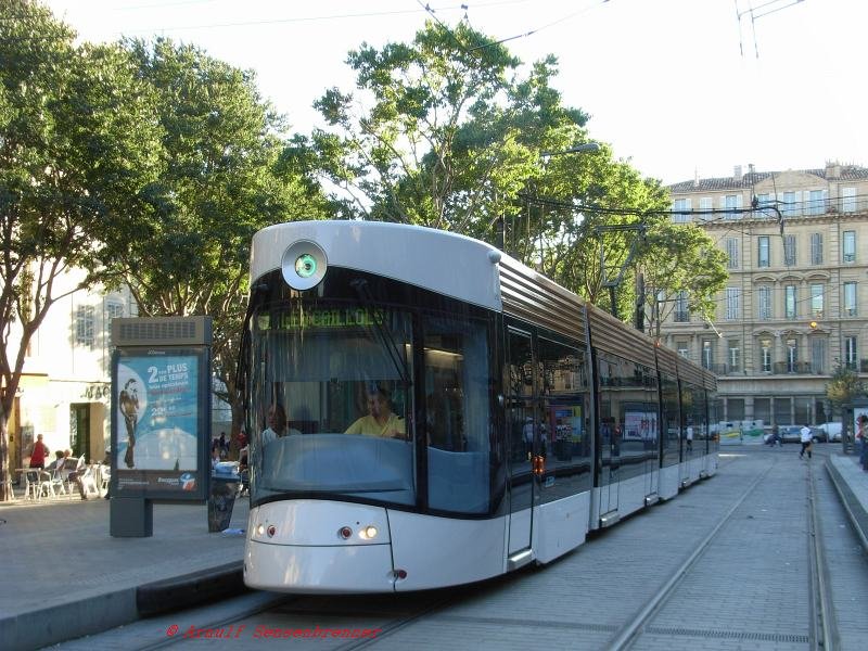 Station Rforms-Canebire - hier ist auch ein Umstieg zur Mtro.
Wagen 022 -vom Typ Bombardier Flexity Outlook- unterwegs Richtung LesCaillols.

06.09.2007 Marseille