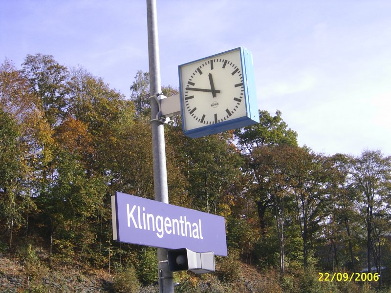 Stationsschild des Bhf. Klingenthal.