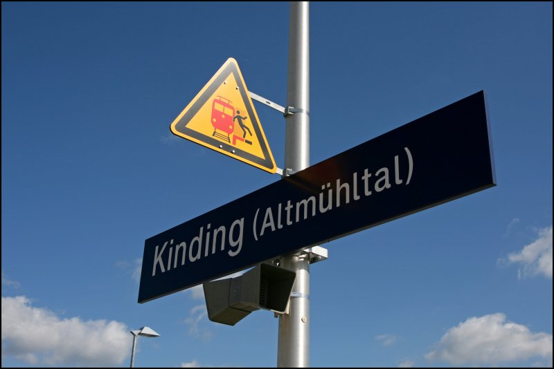 Stationsschild Kinding (Altmhltal) am 07.07.07