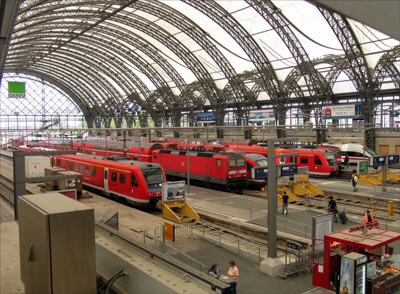 Stets nur fr wenige Minuten hat man das Motiv  Volles Haus  auf den sechs Gleisen im Kopfbahnhofbreich des Dresden-Hbf.; 29.05.2008
