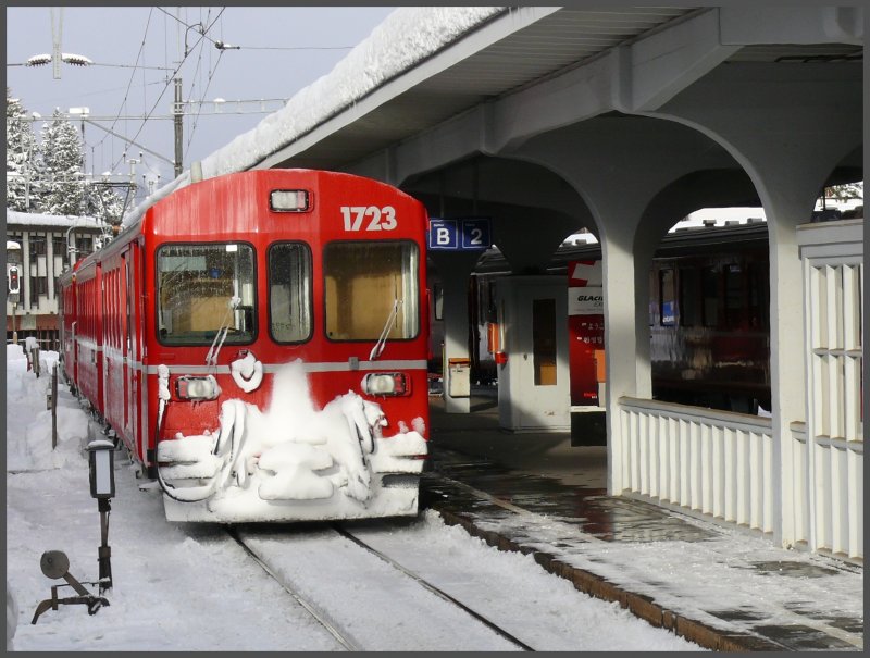 Steuerwagen 1723 des aus Filisur eingefahrenen Regionalzuges. Davos Platz (12.11.2007)